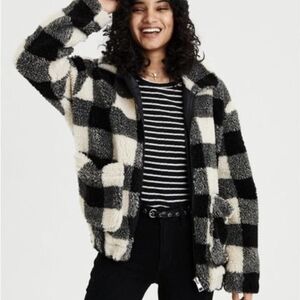 American Eagle Outfitters Black and Cream Teddy Jacket